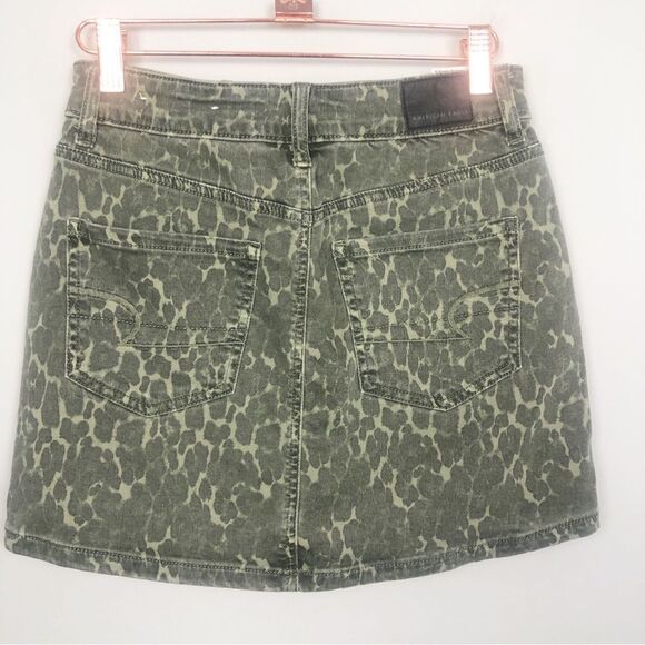 AMERICAN EAGLE | Green Leopard Next Level Stretch Denim Mini Skirt Women’s 0 - Picture 7 of 9
